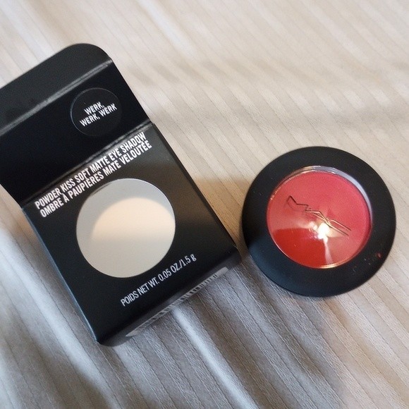 NIB Mac Powder Kiss Eyeshadow Werk, Werk, Werk - Picture 4 of 6
